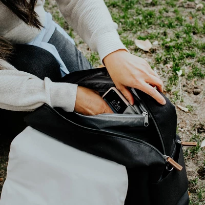 JJ Cole Bloomfield Modular Knapsack Diaper Bag Onyx & Ivory 14 JJ Cole Bloomfield Modular Knapsack Diaper Bag Onyx & Ivory - Image 12