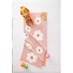 48"x58" Knit Kids' Throw Daisy Pink - Pillowfortâ„¢
