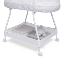 Delta Children Curve Bassinet - White And Gray -Baby Furniture Store GUEST fb5b08b5 7b15 466e 9c73 4e4ce157f92e